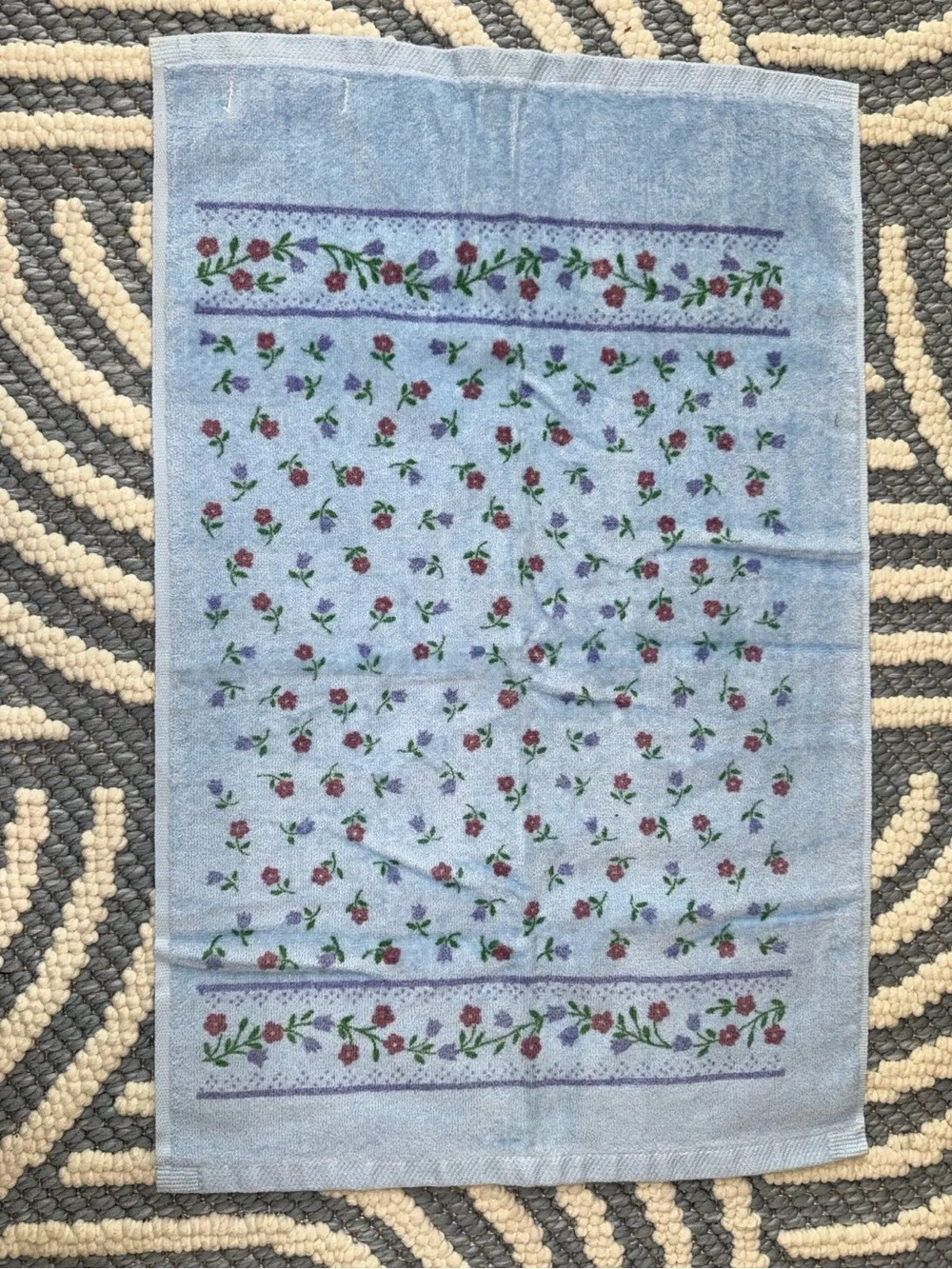 Vintage JCPenney Made USA Ditsy Floral Hand Towel Cottagecore